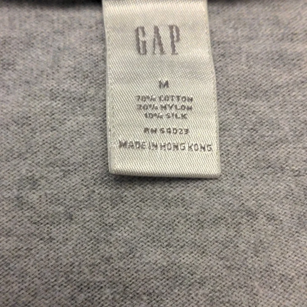 GAP Men’s Medium Gray V-Neck Lightweight Sweater Cotton Silk Blend